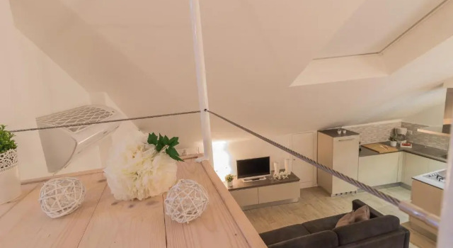 The Sweet Square Flat, Забронировать Апартаменты/квартира Отели Варенна с парковкой, рядом с Вилла Монастеро, Парковка