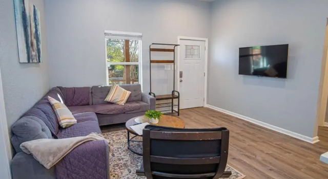 Escape to 4BR 3BA Brand New Downtown Home, Rezerwuj Dom wakacyjny San Antonio Bexar County
