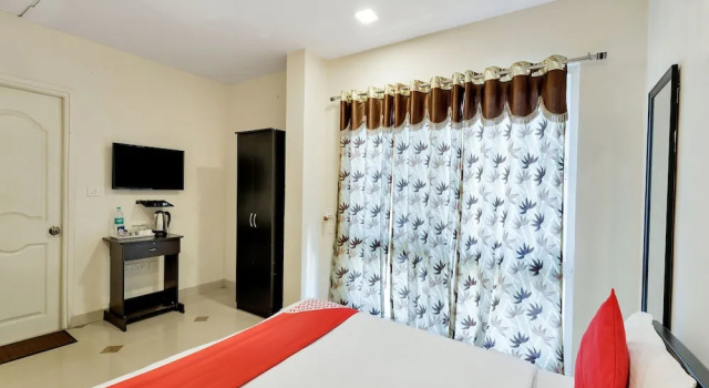 OYO 12120 Hotel Srico, Rezerwuj Hotel Hajdarabad 
