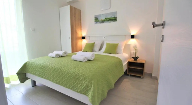 Apartments Adria, Rezerwuj Apartament Hotele w Split-Dalmatia County z parkingiem, Parking