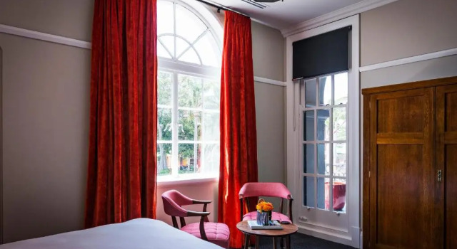 Студия The North Sydney Hotel