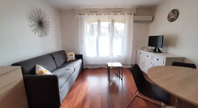 Beau T2 Climatisé Parking Plage à 800m - Ted Home, Забронировать Отель Отели в центре Сен-Сир-сюр-Мер, в центре