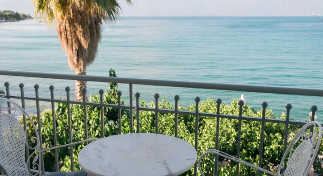 Трёхместный номер Standard с видом на море Plaz Hotel