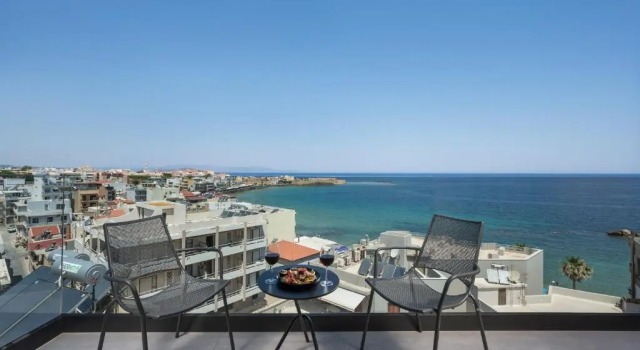 Трёхместный номер Standard с видом на море Hyperion City Hotel & Spa