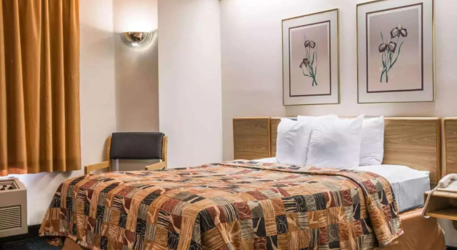 Двухместный номер Standard Days Inn by Wyndham Flint/Bishop International Airport