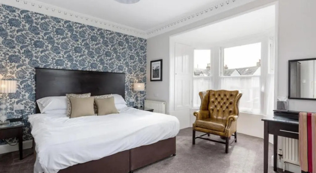 Трёхместный номер Standard Kirkstyle Hotel