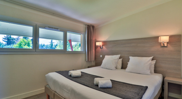 Hotel Le Cap, Varaa Hotelli Hotellit Rhône-Alpes uima-altaalla, Uima-allas