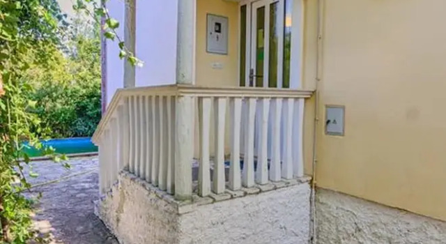 Comfort Pool Apartments