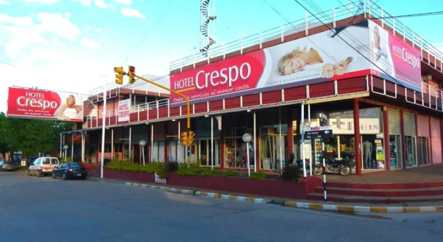 Hotel Crespo, Rezerwuj Hotel Hotele w Crespo z parkingiem, Parking