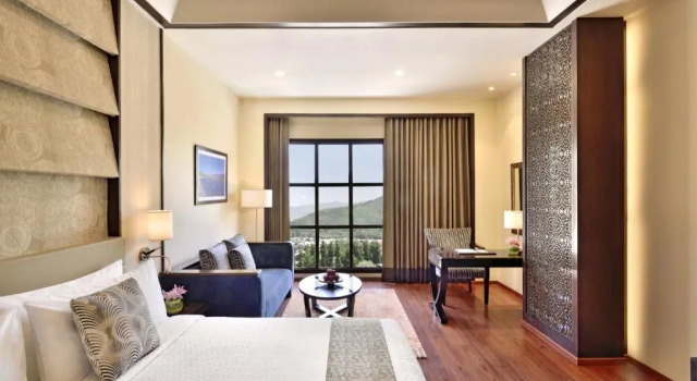 Двухместный номер Deluxe с видом на горы Four Points by Sheraton Srinagar