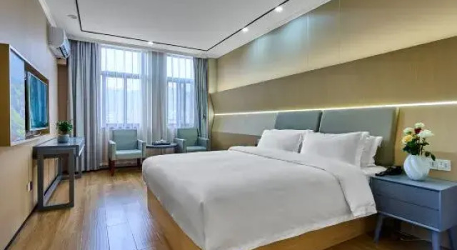 Люкс Yitian Hotel (Shishi Pedestrian Street)