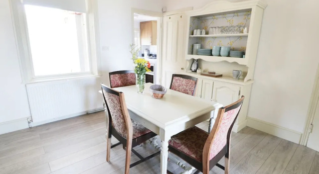 Pow-wow Shore Cottage