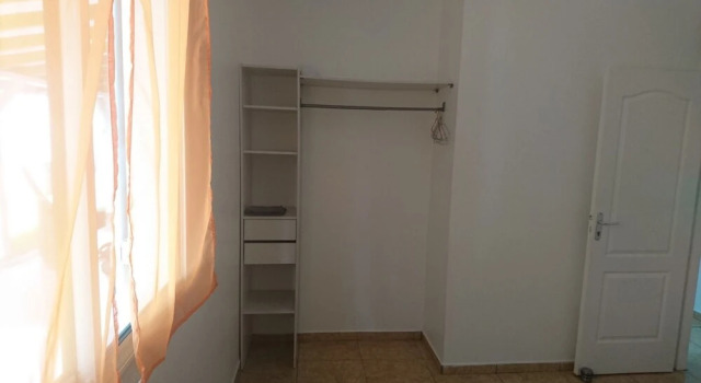 House With 2 Rooms in Port-louis, With and Enclosed Garden - 800 m Fro, Prenota Hotel Port-Louis Grande-Terre