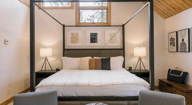 Coyote Moon by Avantstay Cabin W/sauna Mins From DT Truckee & Northstar, Забронировать Дом для отпуска Виллы Траков, рядом с Поле для гольфа Coyote Moon, Вилла