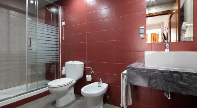 Трёхместный номер Standard с балконом Hotel Anjos
