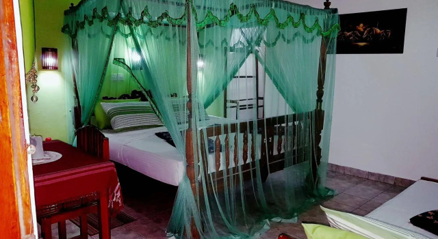 Hotel Happy Night & Restaurant