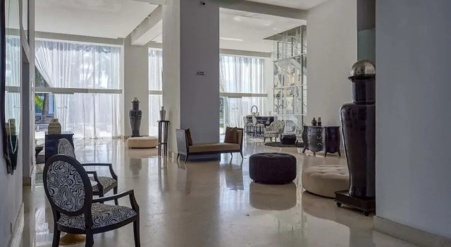 Апартаменты Luxury Oceanfront 2BR Condo With Private Balcony