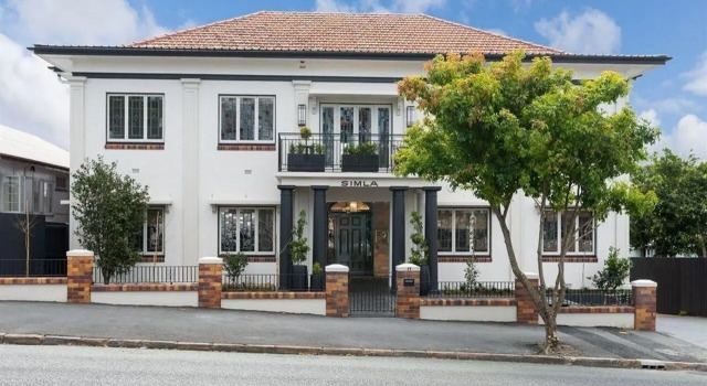 Spicers Balfour Brisbane, Забронировать Отель Отели и гостиницы Брисбна, рядом с Паромный терминал Thornton Street, Отель