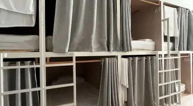 Standaard Capsule Petit Espace Hostel