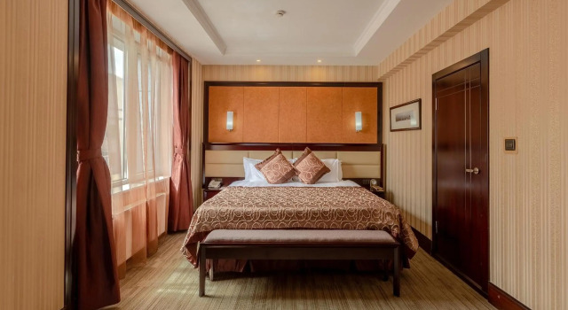 The Grand Hill Hotel