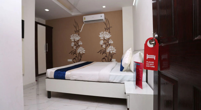Hotel Golden Tree by OYO Rooms, Забронировать Отель Нью-Дели Национальный столичный округ Дели