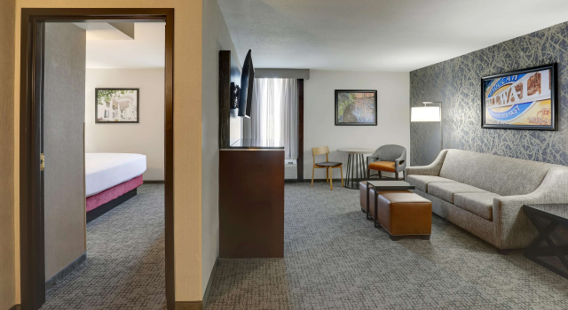 Двухместный люкс с 2 комнатами Drury Inn Paducah