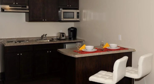 Emma's Suites, Забронировать Отель Хэппи-Вэлли-Гуз-Бэй провинция Ньюфаундленд и Лабрадор