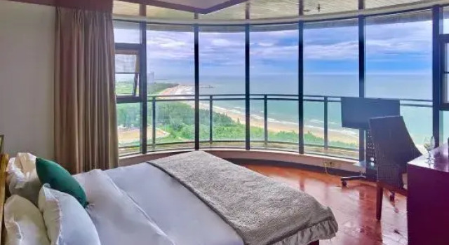 Люкс с 4 комнатами с видом на море Qionghai Yifang Apartment