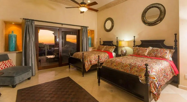Casa Piedra Beautiful Unique Adobe Casita Sleeps 12, Rezerwuj Willa Hotele w Baja California Sur z parkingiem, Parking