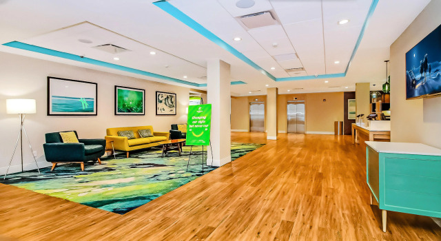 Holiday Inn Resort Oceanfront at Surfside Beach by IHG, Забронировать Курортный отель Курортные отели Южной Каролины, Курортный отель