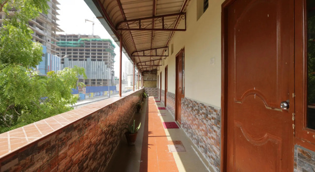 OYO 41227 Sri sai inn, Забронировать Отель Отели штата Тамилнада 3 звезды, 3*