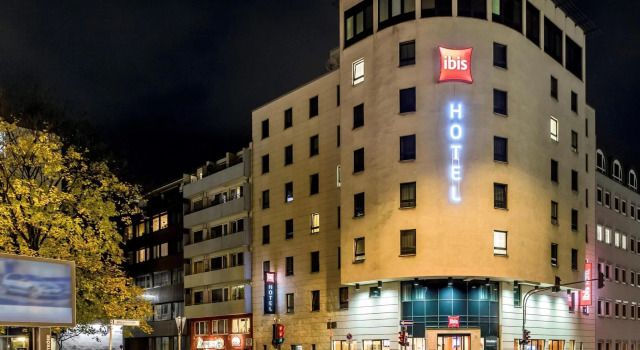 Кровать в общем номере B&B HOTEL Wuppertal-City
