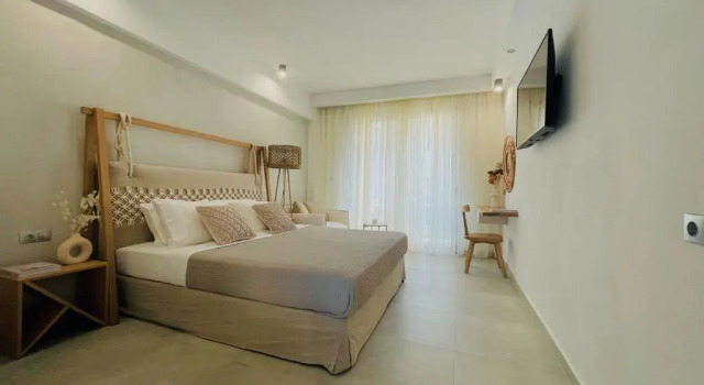 Полулюкс с видом на сад Soho Exclusive Suites