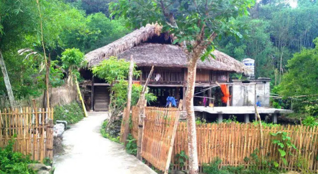 Thon Tha Tay Stilt House, Rezervovat Hotel Hotely v Ha Giang s parkováním, Parkování