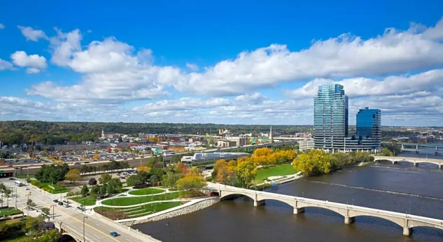 Четырёхместный номер Standard JW Marriott Grand Rapids