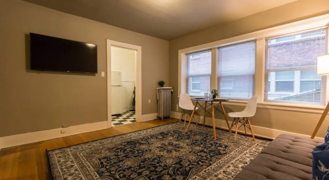 Cozy 1BR 1Bath | Fast Wifi! Great Location!