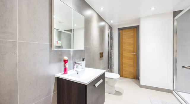 Коттедж 2 Bed 2 Bath Deluxe Flat in Kensington