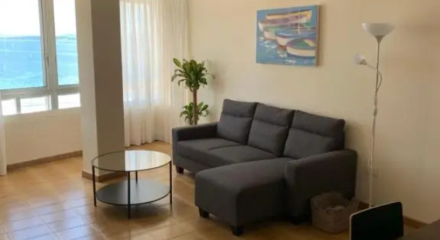 Piso en el malecón de Riveira con vistas a las Rias Baixas. Ideal para familias. 140m