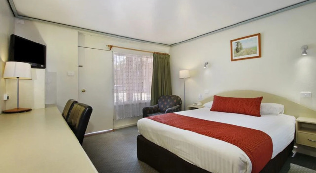 Двухместный номер Deluxe с балконом Econo Lodge Griffith Motor Inn