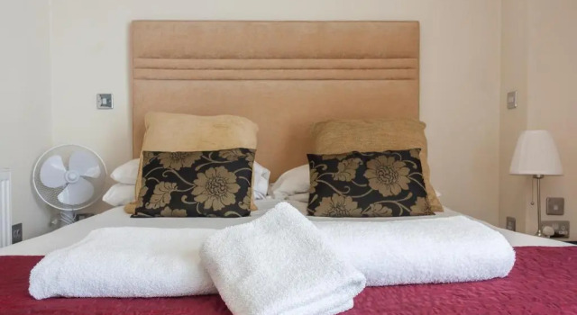 Двухместный номер Standard The Clarendon Royal Hotel