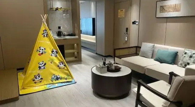 Семейный люкс Longquan Hotel (Hainan Industry and Commerce College Branch of the Provincial Government)
