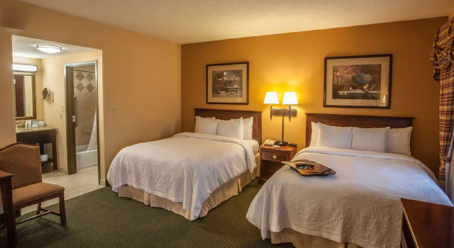 Четырёхместный люкс Hampton Inn & Suites Stillwater