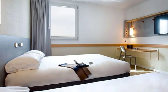 Номер Standard Ibis Budget Fréjus St Raphaël centre plages gare TGV