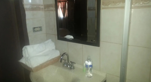 Двухместный номер Economy с балконом Hotel Meson del Vino