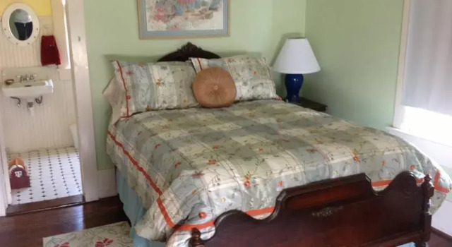 Original East End Rental Cottage, Забронировать Дом для отпуска Виллы Галвестон, рядом с Rebecca Sealy Hospital, Вилла