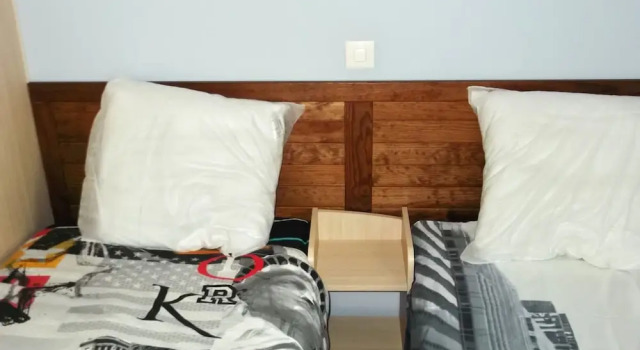 Cosy, 2-bedroom Mobile Home With a Furnished Terrace and Serene Garden, Rezerwuj Hotel Hotele w Côte de Beauté z basenem, Basen