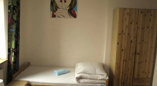 Hostel Incom, Забронировать Хостел Хостелы Кельце, рядом с Железнодорожный вокзал Кельце, Хостел