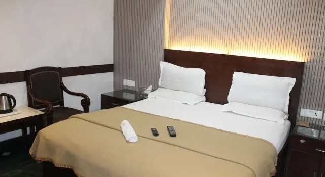 Flourish Inn Saket opposite Max Hospital