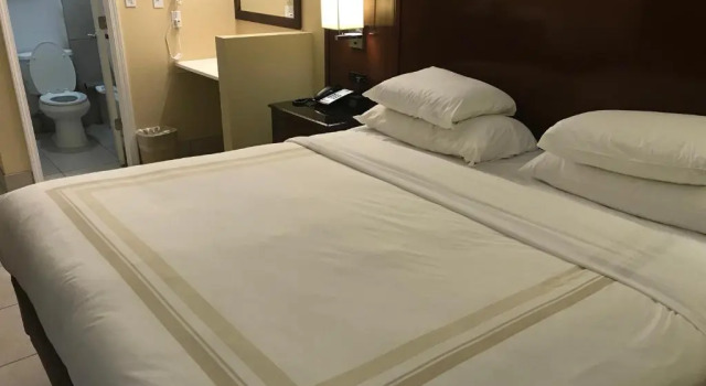 Номер Standard Hometown Inn & Suites