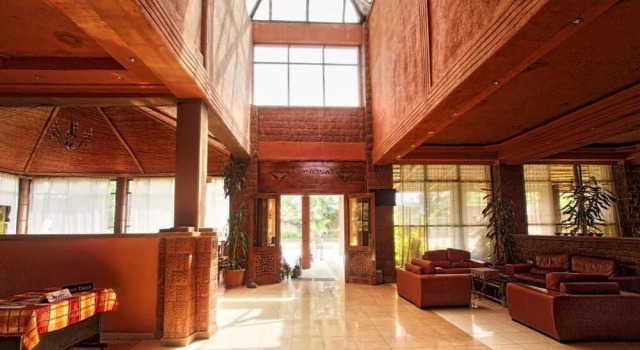 Lal Hotel and Spa